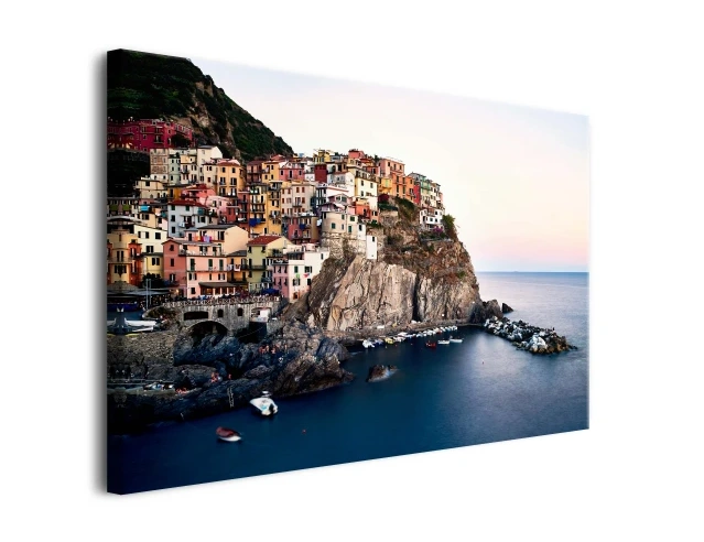 Italijos miesto peizažas ant uolos - Manarola 1